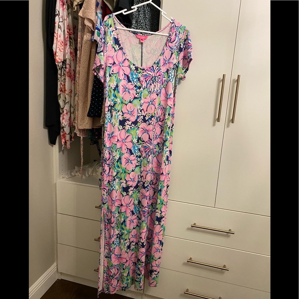 Lilly Pulitzer  Maxi Dress! Super cute cooling fabric